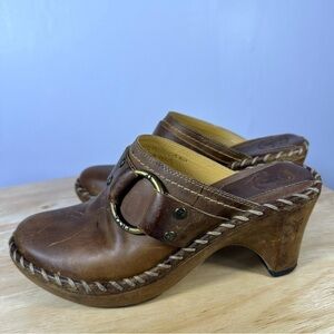 Frye Charlotte Ring Leather Heeled Mule Clog